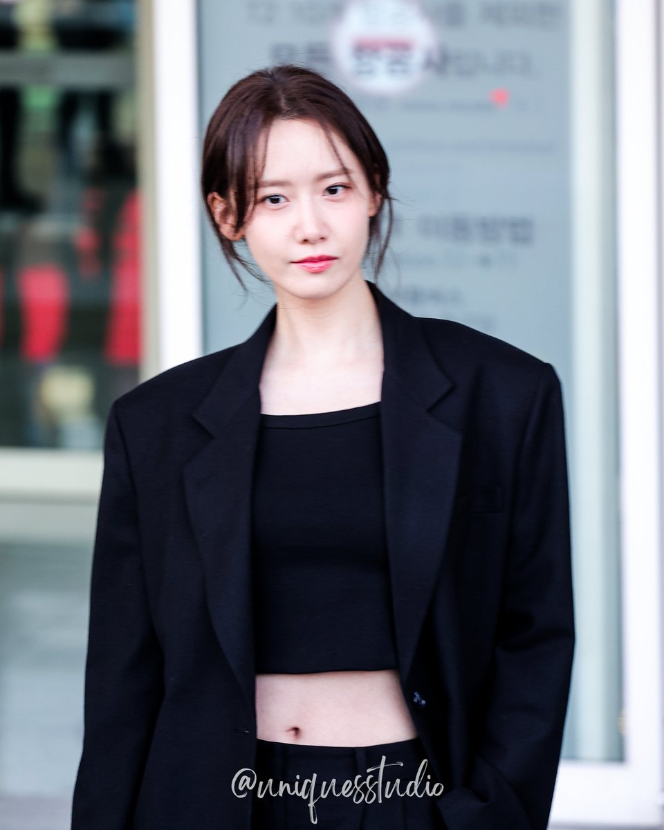 _DreamFstudio's tweet photo. 2024.09.27 

윤아 인천공항 출국 🇫🇷✈

YOONA AT VALENTINO SS25

#YOONAxValentinoSS25 #ValentinoSS25 #LimYoonA 
#YOONA #윤아 #girlsgeneration
#ParisFashionWeek #파리 #kpop https://t.co/ZXngG7Smq6