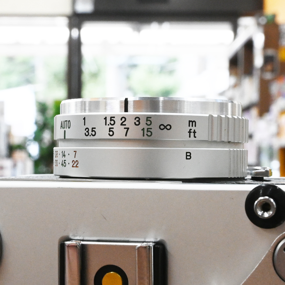 champcamera's tweet photo. #KONICA C35 Flash Matic (整備済) ￥23,000 by #青葉台 店

#ジャーニーコニカ の愛称で親しまれたC35。HEXANON 38/2.8のレンズの描写はスナップ撮影に最適です！
こちらオーバーホール済みなので安心してご使用いただけます。

#フィルムカメラ #KONICAC35FlashMatic
https://t.co/8pJ054BYyU https://t.co/ZgWja9HQ7i