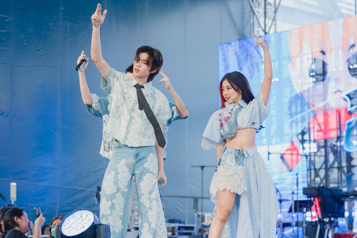 TOSPHOTOGRAPHER's tweet photo. 📸@kewttamm @kennyychaya @AI_Aiyakorn
#Clubafterclass
#เด็กแคค #atk #atkcac #kennyycac #kennyychaya #tamcac #kewttamm #aiicac #aiaiyakorn #ปล้นใจATK https://t.co/D6rqDmVNW4