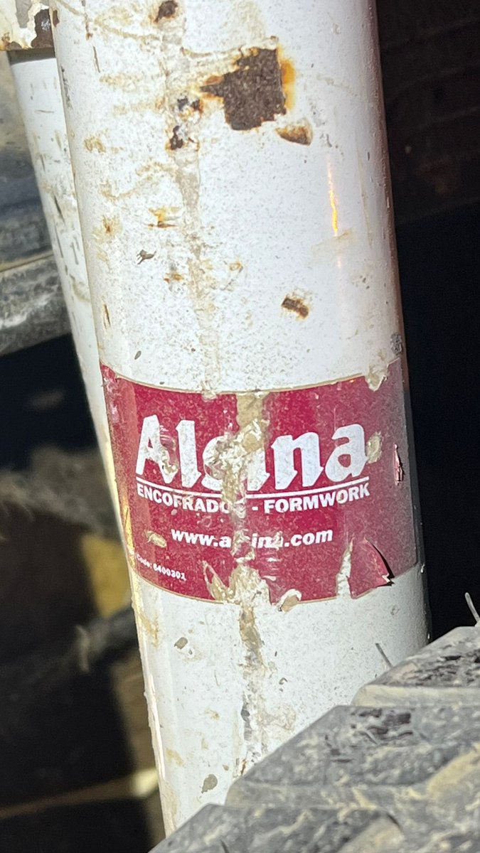 PUNTALES RECUPERADOS
La pasada noche, mientras se realizaba servicio de vigilancia, han sido recuperados diversos puntales de obra presuntamente robados. Actualmente se trabaja en la averiguación de la procedencia de dicho material y localización del propietario.
<a href="/PoliciaLocalAG/">Policia Local Alcalá de Guadaíra Tlf: 092</a>