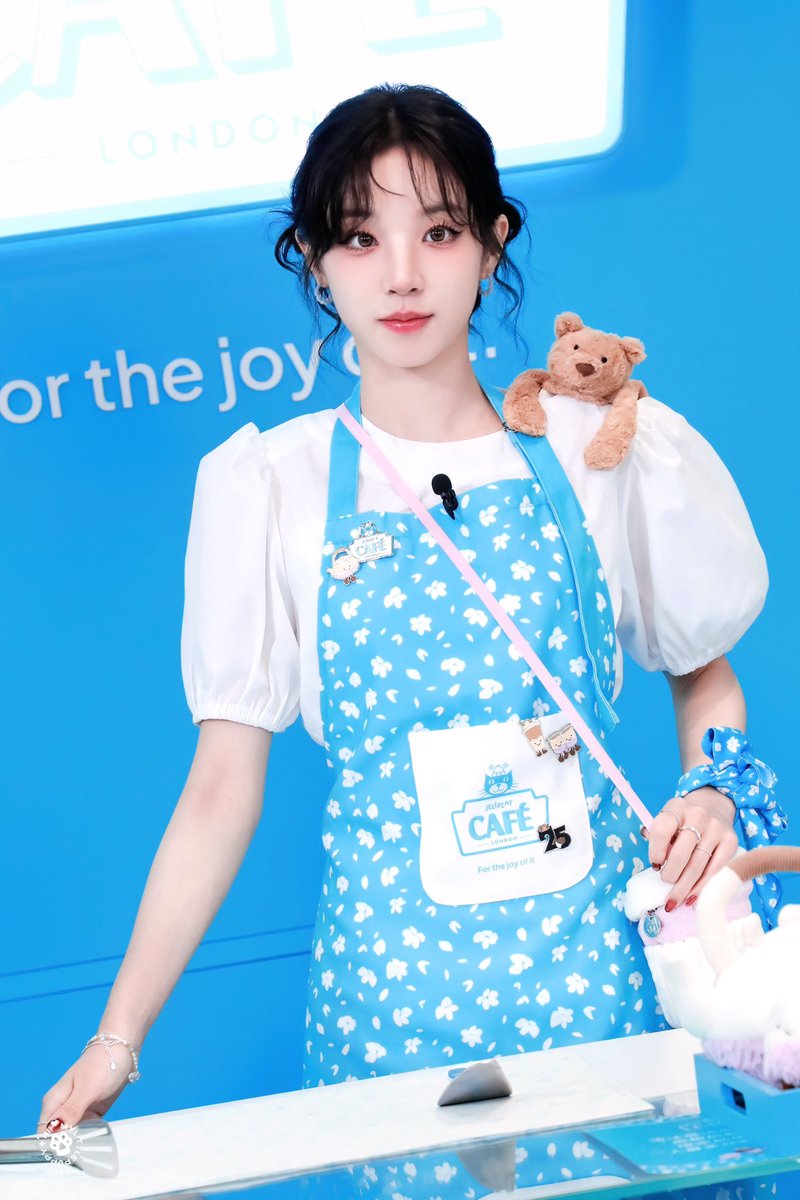 himypuppy_0923's tweet photo. 240927 Jellycat
🥯

#우기 #宋雨琦 #YUQI #GIDLE #여자아이들 https://t.co/NgGRCb9Xpa
