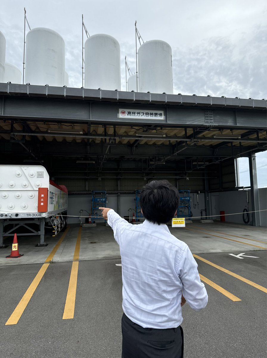 Kaz_Fukuda_Kaz's tweet photo. 最初の訪問先、#浪江町 の福島水素エネルギー研究フィールド( #FH2R )は、太陽光発電の電気から水素を生成する実証プラント。
この水素を活かしてくれる起業家たちが、福島に集約してくれたらいいな。
#スタートアップ #福島イノベ地域 https://t.co/akelzGUvGF