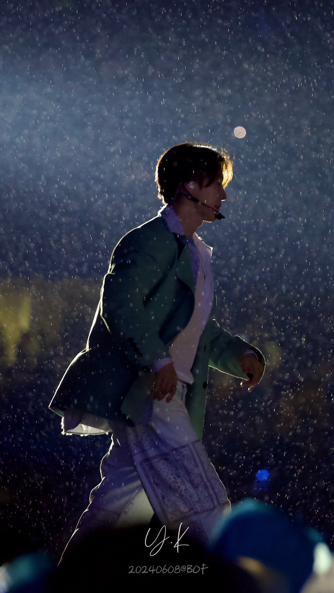 lovelf_yk's tweet photo. 20240608 BOF

드디어 꺼내본 사진들..쉽지 않다 쉽지 않아…
비가 왔으니까 오빠 보고 감기가 찾아왔던 기억이…🥲
그래도 오랜만에 얼굴 보고 지지배도 보고 대만족🥹💙

#슈퍼주니어디앤이 #동해 #DONGHAE #원아페 #BOF https://t.co/OpaqCOYjOt