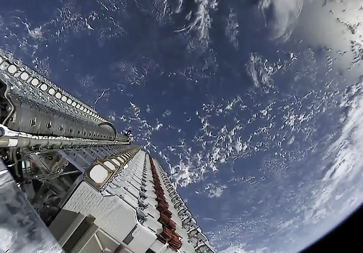 ✅ Prêt pour votre rendez-vous avec l’innovation ?
1️⃣Starlink passe la barre des 4 millions d’abonnés
2️⃣Runway va financer des vidéos AI à hauteur de 5 M$
3️⃣Le plus grand datacenter d’Europe coûtera 10 Mrds £
4️⃣Notebook de Google résume les vidéos YouTube
5️⃣Ynsect en sauvegarde