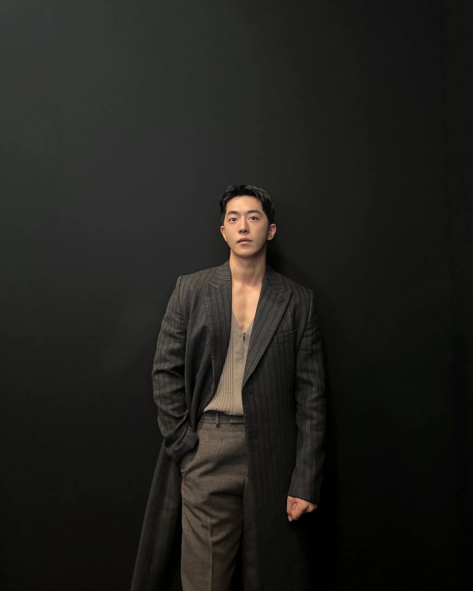 skawngurn's tweet photo. 디올 쇼 https://t.co/WtDAFm6ikO