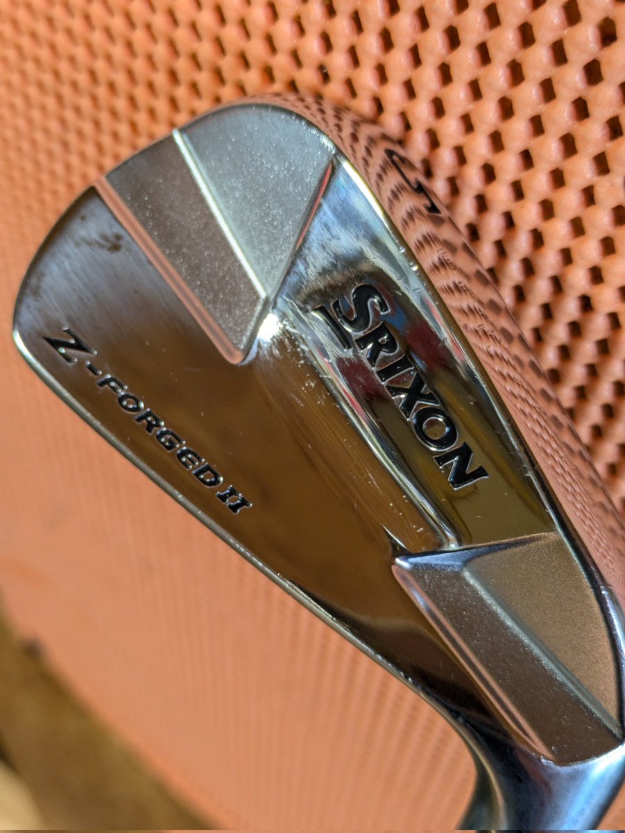 gi0118871677's tweet photo. ニューシャフト
DynamicGold MIDの
TOURISSUE X100
にリシャされた7本セット!!
スリクソンZ-forged Ⅱ
4番のみZX-7ヘッドという
ステキなセッティング🎊
店頭85.000円です
#DynamicGoldMID 
#zforged2 
#スリクソンzforged2 
#TOURISSUE https://t.co/qr4ae13oNy