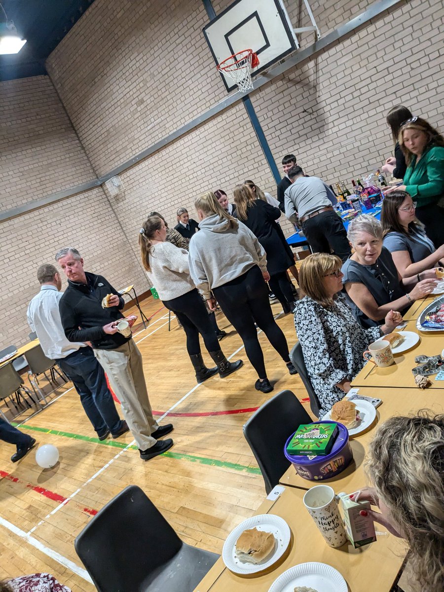 nlgrantl6's tweet photo. Hospitality SFW MacMillan Coffee Morning yesterday. Pupils did a fantastic job and staff were so supportive.. raising £200 @macmillancancer https://t.co/iAPmVwPyOv