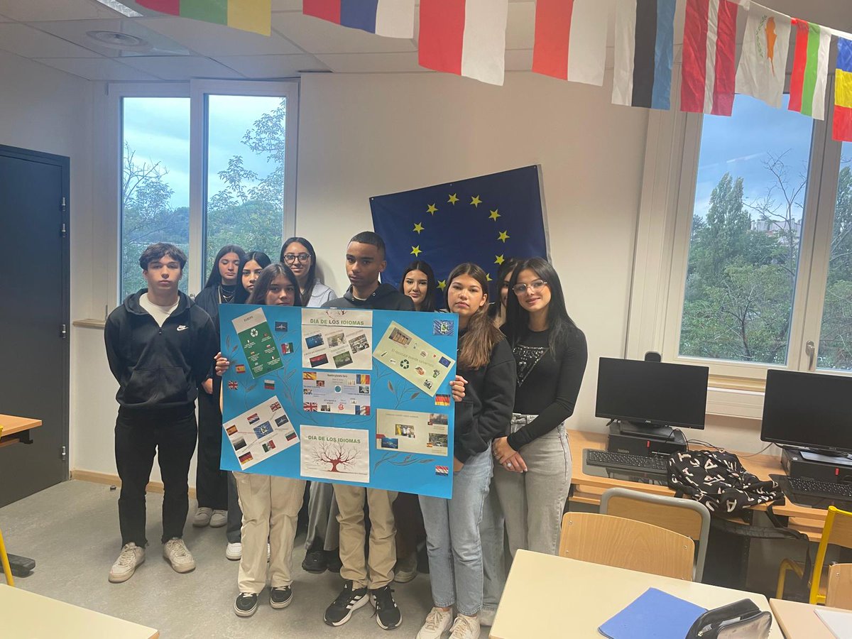 lpmartinbret's tweet photo. Journée des langues organisée par les 1ère Bac Pro Métiers de l'accueil. Thème : l’écologie https://t.co/Z6m0cxp3qt