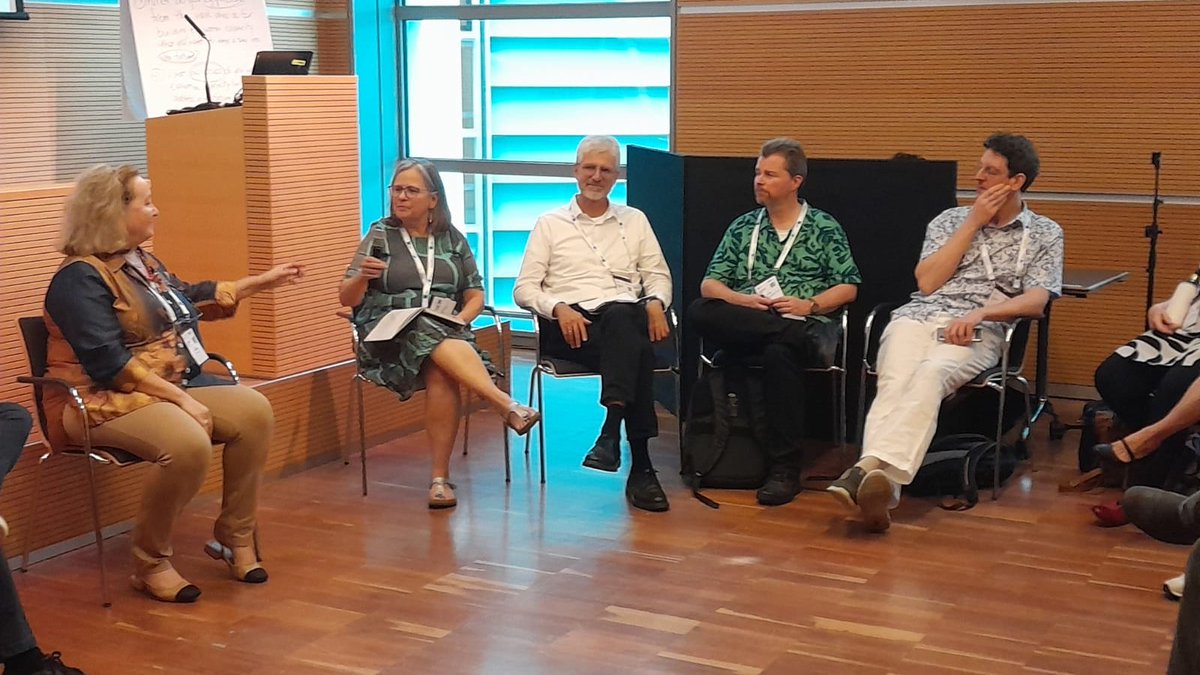 unfpa_eval's tweet photo. Building strong evaluation capacity requires collaboration & stakeholder engagement. Global education initiatives on evaluation at the university level are essential to build the next generation of evaluators
☝️Intergenerational insights on evaluation capacity building at #EES24 https://t.co/2gKTExyFD1