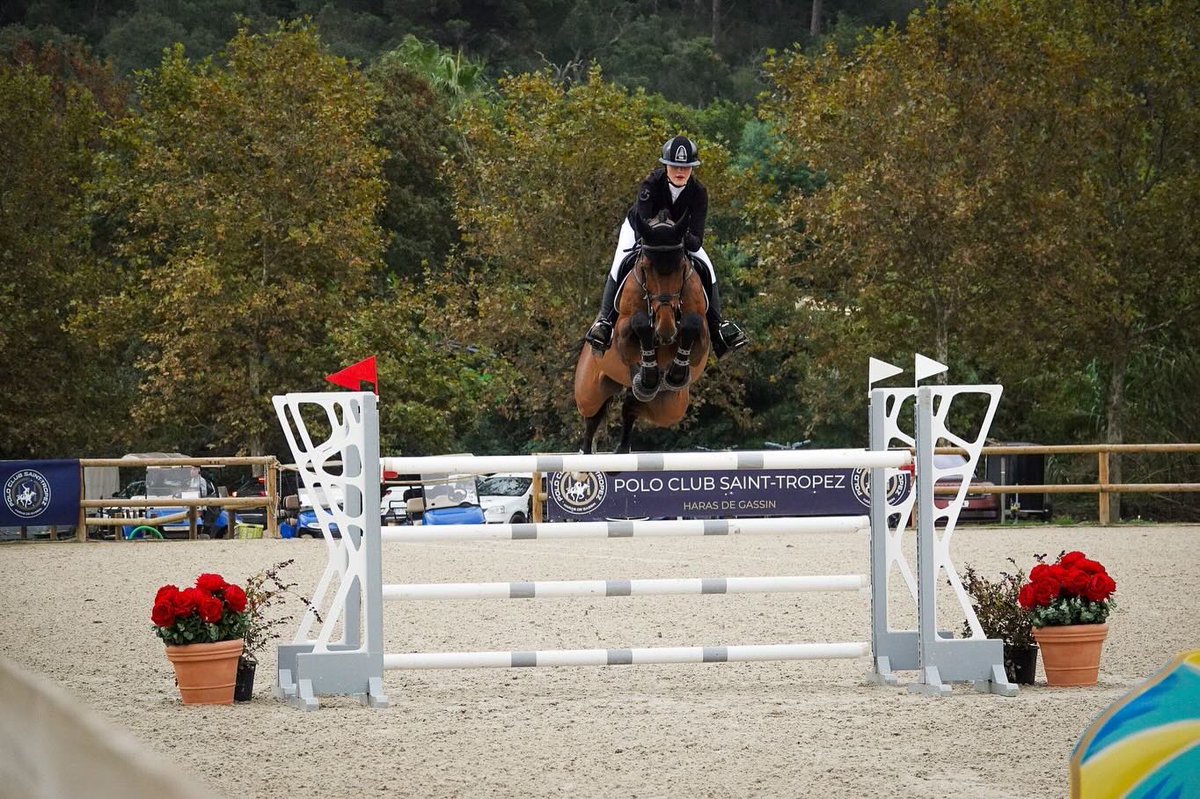 Cian_O_Connor's tweet photo. Day 1 at Polo Club Saint Tropez ✅ looking forward to day 2!
#cianoconnor #teamkarlswood #karlswood #karlswoodtraining #kwtraining #showjumping #equestrian #horse #horsesport https://t.co/F6lJnsmkGv