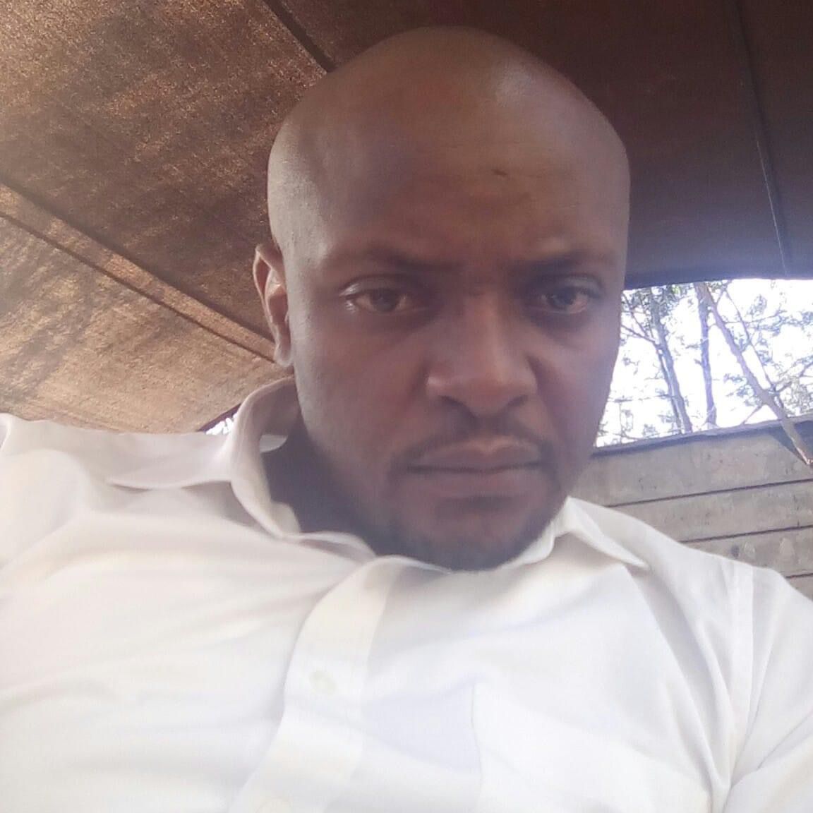 _James041's tweet photo. Graham Kituri has been abducted by 6 people believed to be DCI Officers.

#FreeGraham #RutoMustGo https://t.co/hE9sxMOYHV