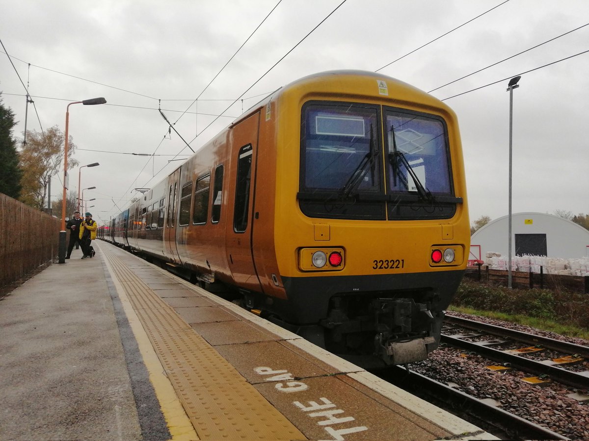 SteelCityDog_'s tweet image. As their time on the Cross City line comes to a close, I've decided to roll back the clock to November 2022, and we see @WestMidRailway 323211 and a pre-centro 323221 at Lichfield Trent Valley. These are due to finish imminently, and the last units head to storage. #class323