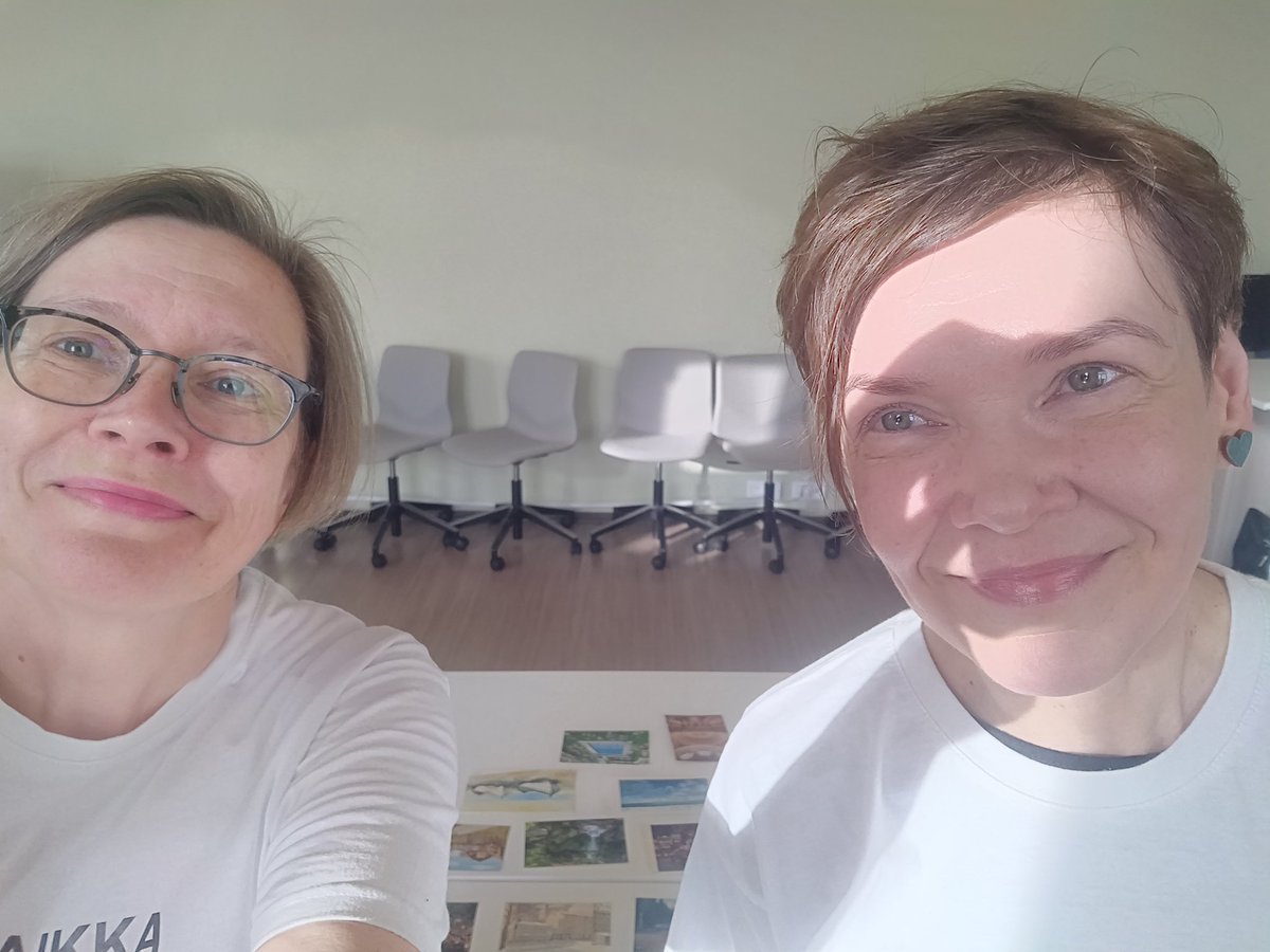 Pia Olsson (@olssoninpia) on Twitter photo Voimanpaikkalaiset valmiina vastaanottamaan koululaisryhmiä korttityöpajaan Tutkijoiden yön päivässä 😊. Kohta se alkaa <a href="/ainiala/">Terhi Ainiala</a>
#VoimanPaikka
#TutkijoidenYö Voimanpaikkalaiset valmiina vastaanottamaan koululaisryhmiä korttityöpajaan Tutkijoiden yön päivässä 😊. Kohta se alkaa <a href="/ainiala/">Terhi Ainiala</a>
#VoimanPaikka
#TutkijoidenYö