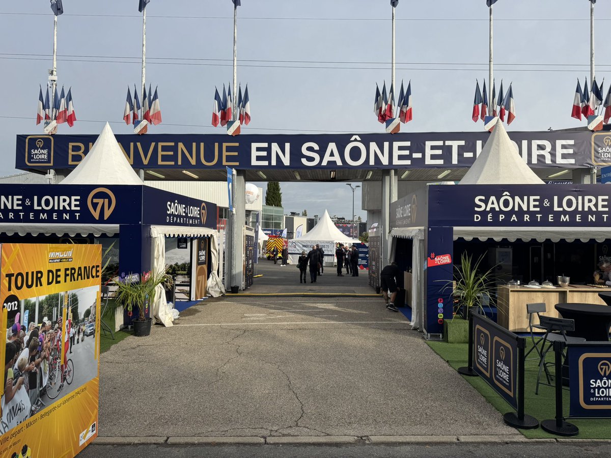 PompiersFR's tweet photo. #CNSPF2024 | Venez nous retrouver et échanger sur le stand de la Fédération des sapeurs-pompiers à l’occasion de cette 3ème journée du Congrès National à Mâcon. https://t.co/ETQ8ltEZ9Q