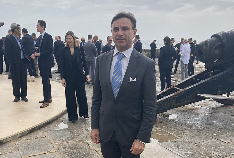 ForsvarsdepSv's tweet photo. Generallöjtnant Dennis Gyllensporre blir ny ordförande för Nato DIANA:s styrelse 2025-2026. 
– Det är glädjande att Dennis Gyllensporre har valts till ordförande, han kommer göra ett utomordentligt arbete för att utveckla och främja #försvarsinnovation i #Nato, säger @PlJonson. https://t.co/coTp243FMy