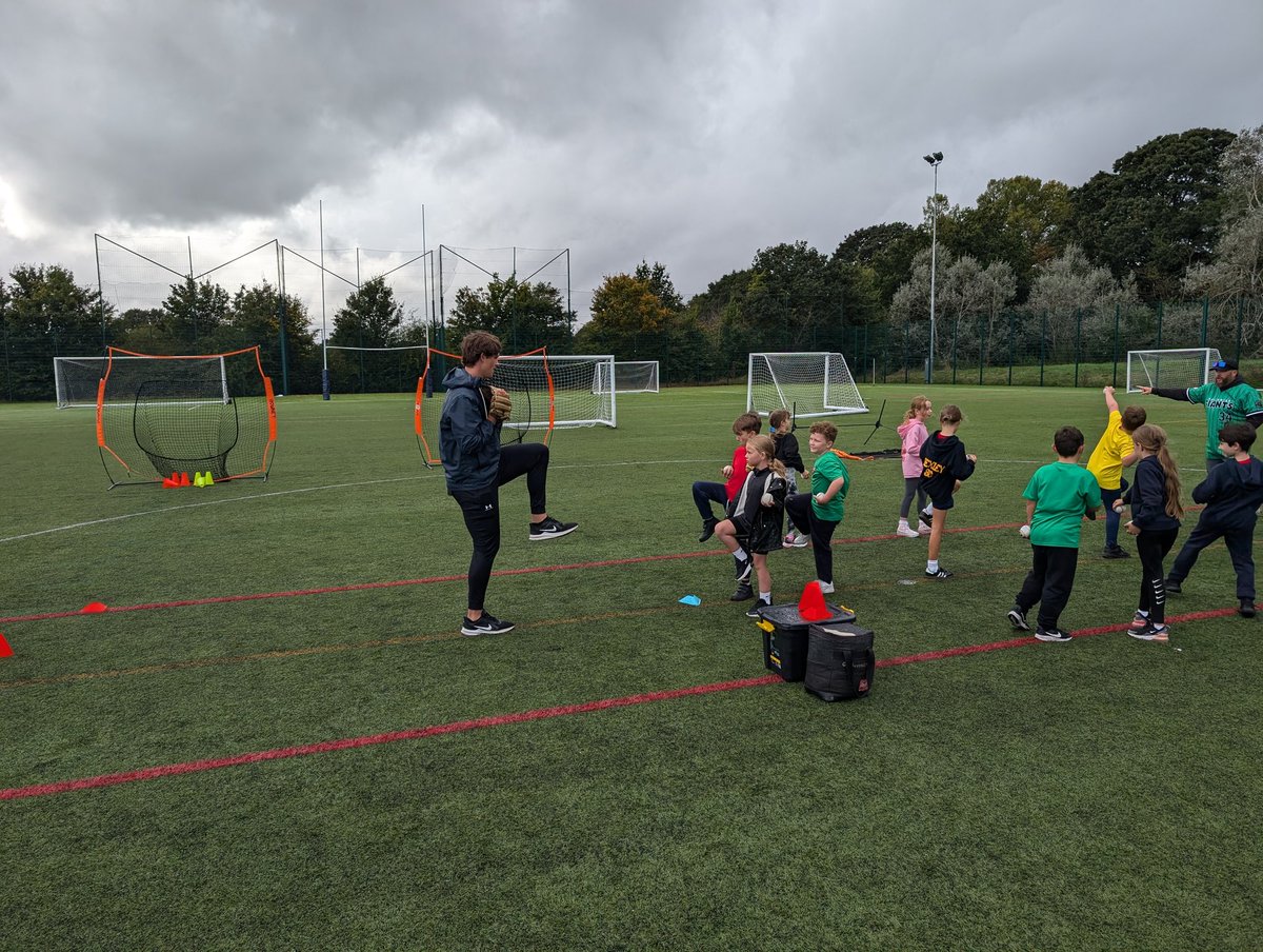 FrickerRed's tweet photo. An amazing day of baseball @Bromleyschgames @greenwichgiants the kids absolutely loved it. Thank you! https://t.co/BJiPiriIpD