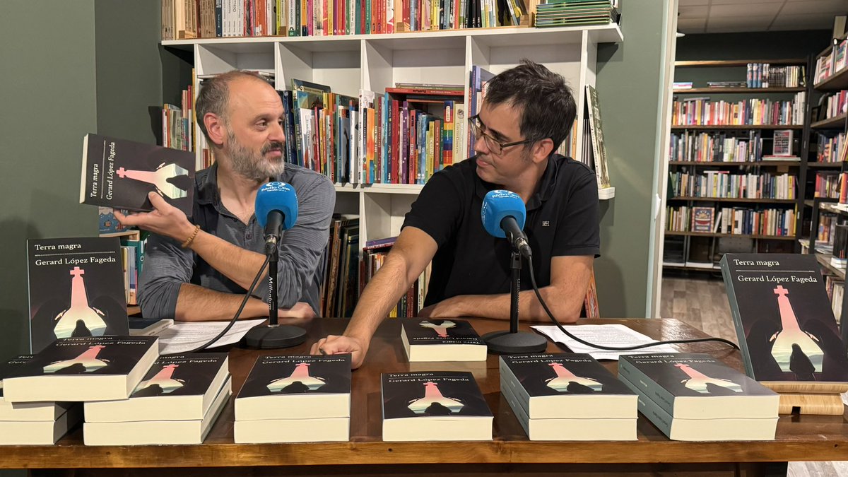 enricxicoy's tweet photo. Amb moltes ganes de començar a llegir-lo. Si us agrada la novel·l històrica i a més ambientada entre Osona i el Ripollès: “Terra magra” de @Gelopezfageda https://t.co/w6CmihRQeb