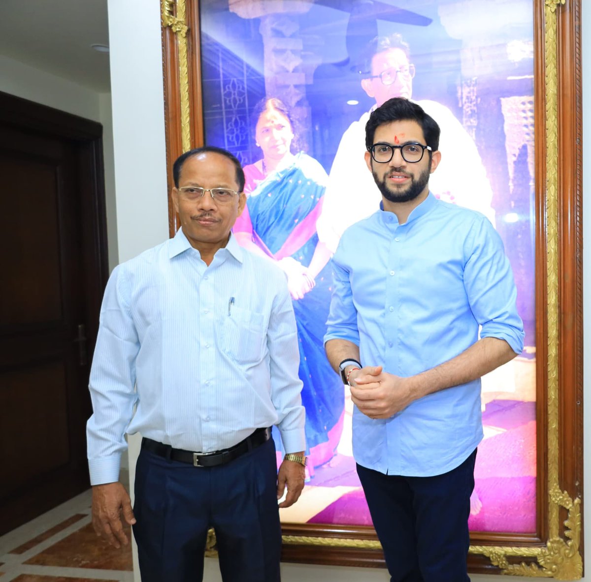 AUThackeray's tweet photo. मुंबई विद्यापीठाचे माजी सिनेट सदस्य @KolambekarRajan जी ह्यांना वाढदिवसाच्या मनःपूर्वक शुभेच्छा! https://t.co/7bnHTizWdB