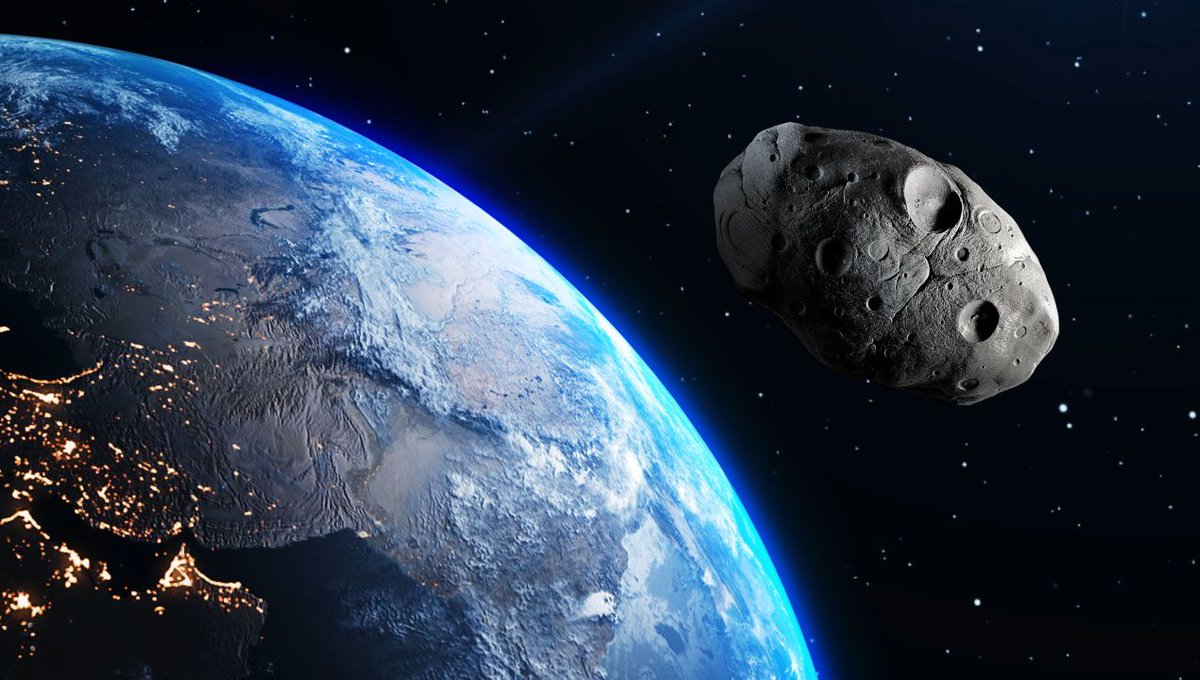 Jahangeer_47's tweet image. Earth occasionally captures small asteroids, known as 'mini moons,' in its orbit. These temporary visitors stay for months or years before escaping back into space or burning up in the atmosphere! #MiniMoon