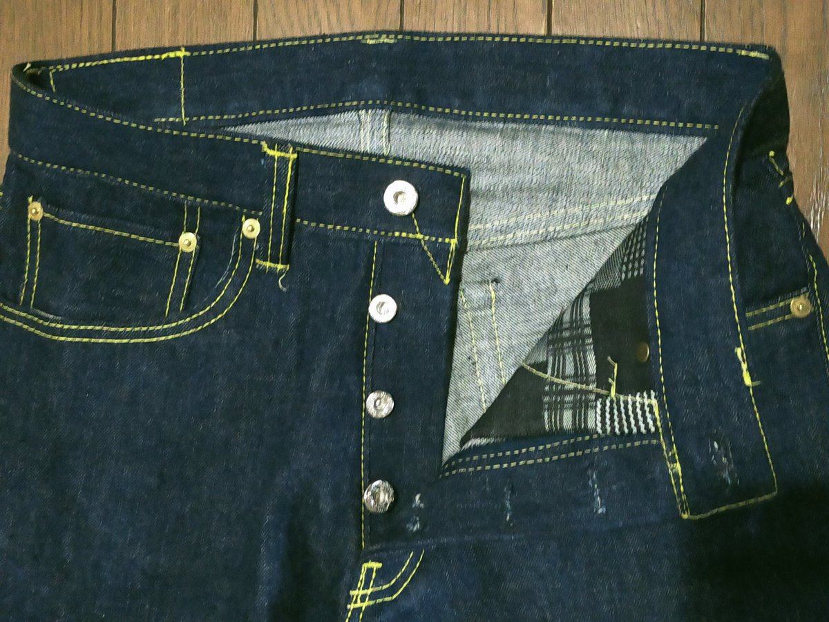 IbNeyagawa's tweet image. 最近入った9oz生機デニム縮み11%こんなん初めて
低オンスでヴィンテージ感あるのは無いよなNASAさんから、モデル①②仕様で頂きました。ウエストベルト裏極厚接着芯2枚貼りだと20oz超えは在るね/¥15500税送料別　#ヴィンテージデニム　#9oz　 #生機デニム　#フルオーダー　#接着芯補強　#ポケット補強