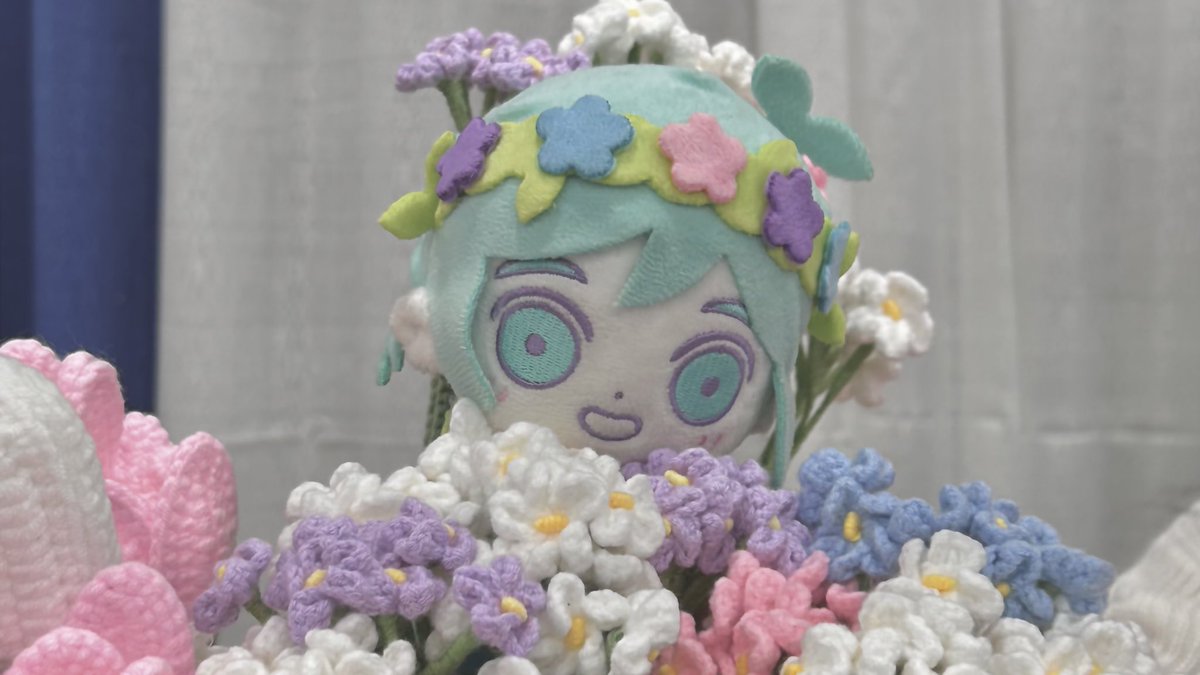 cookie10246's tweet image. hi ! i’m cookie! i love to post cats , art , cosplay and cute things! i block freely so i apologize if you’re blocked ! please don’t reupload my work/photos ! thank you🩷
i also post a lot of my basil plushie))