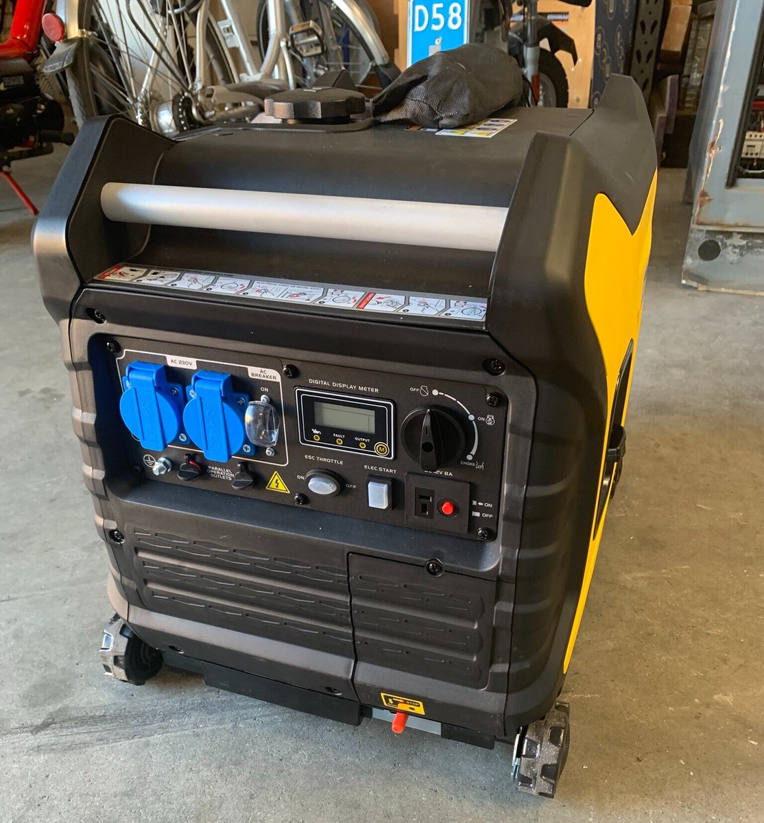 GenpowerBV's tweet photo. Wist je dat wij ook portable aggregaten verkopen? Met de P35001-serie kun je maar liefst 11 uur onafgebroken werken zonder brandstof te hoeven bijvullen. Ze zijn verkrijgbaar in verschillende vermogens, variërend van 2,5 tot 6,5 kW. #daarkrijgjeenergievan #portable #aggregaat https://t.co/yVMduR4IUT