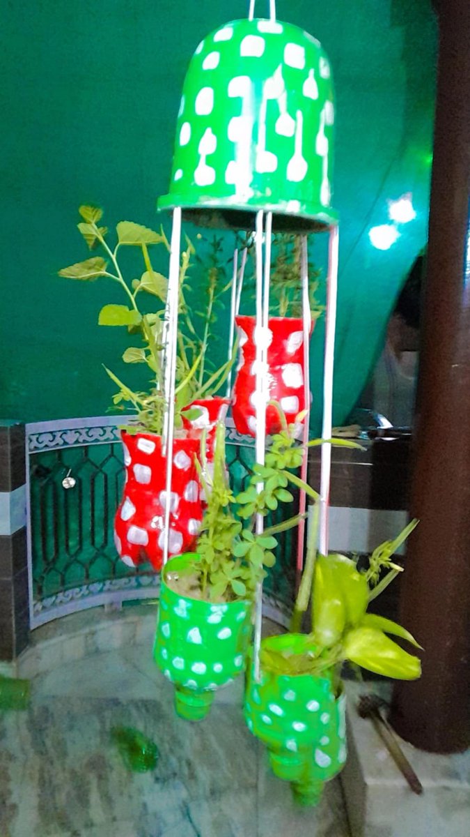 SBMGUP2's tweet photo. In #SHS2024, creative initiatives taken by Mathura district of UP, developed beautiful decorative items under "Waste to Art"- "Kachre se Kala" .
#SwabhaavSwachhata #SanskaarSwachhata
#SampoornaSwachhata #HamaraSwachhUP
#ODFPlus https://t.co/ZkygbVKnUW