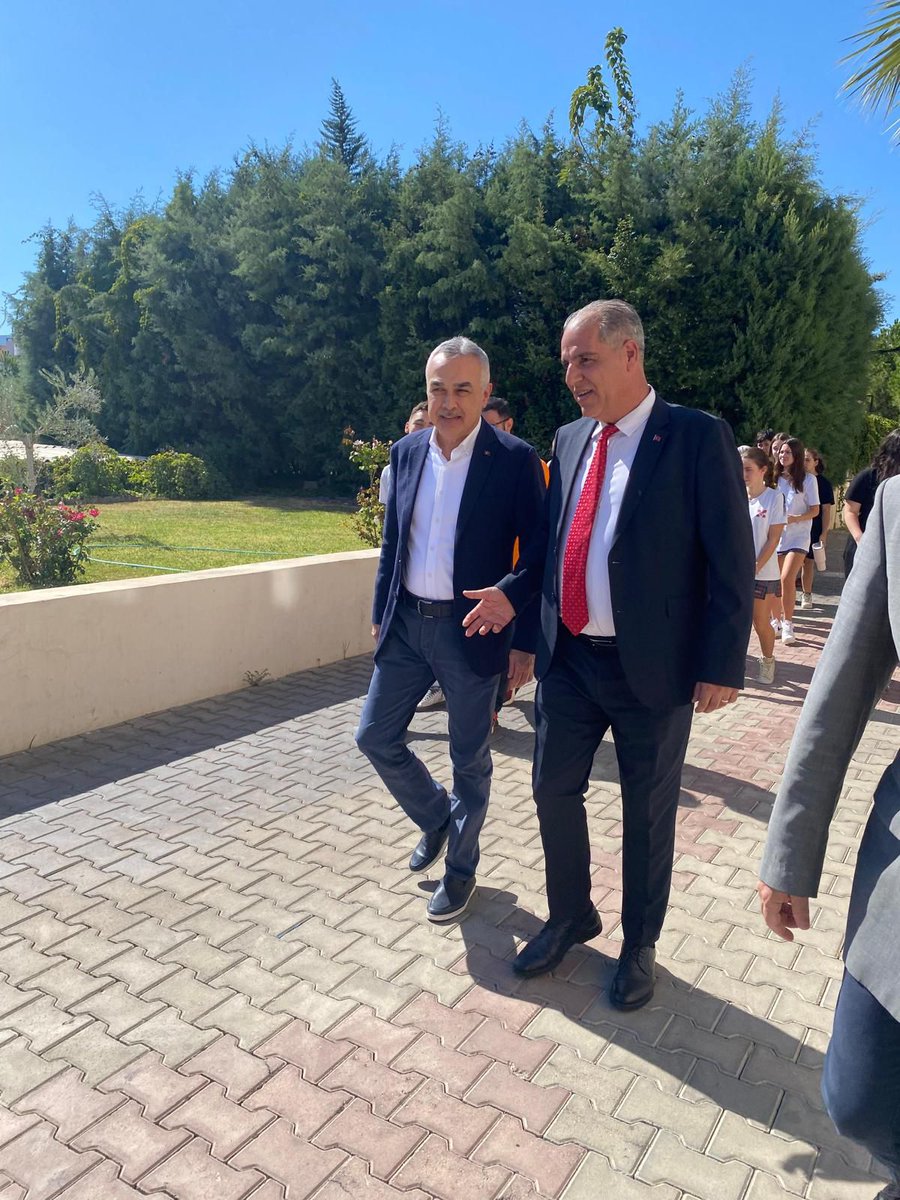 Meteoroloji_2's tweet photo. AK Parti Aydın Milletvekili, TBMM KİT Komisyonu Başkanı Sayın Mustafa SAVAŞ, Bölge Müdürümüz Sayın Musa DEVECİ'ye ziyarette bulunmuşlardır. Ziyaret esnasında Vekilimize Kurumumuzun faaliyetleri, ürettiği meteorolojik ürünler ve mobil uygulamalar hakkında bilgi verilmiştir. https://t.co/zZRwUerhZj