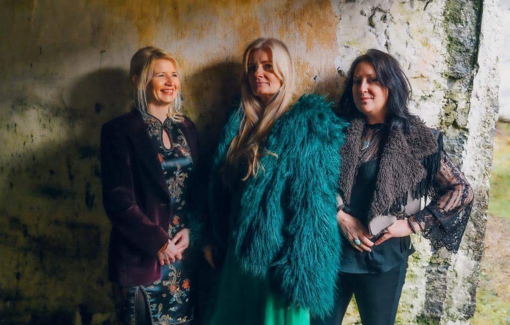 MooreCouncil's tweet image. ⚡️🎶 Join The Raines in concert on Saturday 23rd November at 8pm in Moore Hall, Lakeland, Ballydangan, Co. Roscommon (N37HT68). 

Tickets are €20 and are available online at buytickets.at/moorecommunity… 

Hope you can join us for another great night!