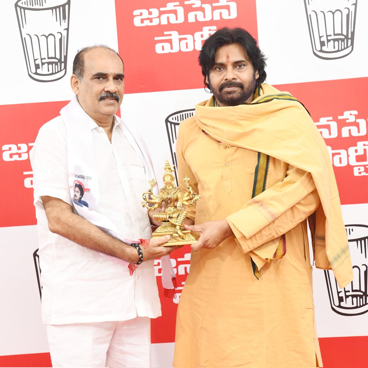 balineni_vasu's tweet photo. #NewProfilePic https://t.co/vjENFxNvo4