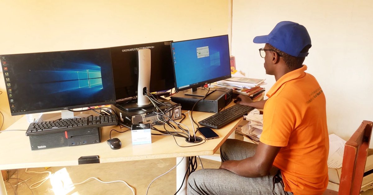 Mr. Muya Mafuru, our digital teacher at Lundamatwe Secondary navigates the newly relocated teachers’ lounge. Closer to the server, this move enables seamless network access and boosts offline platform usage. 

#EdTech #TeacherEmpowerment #DigitalEducation #ConnectedLearning