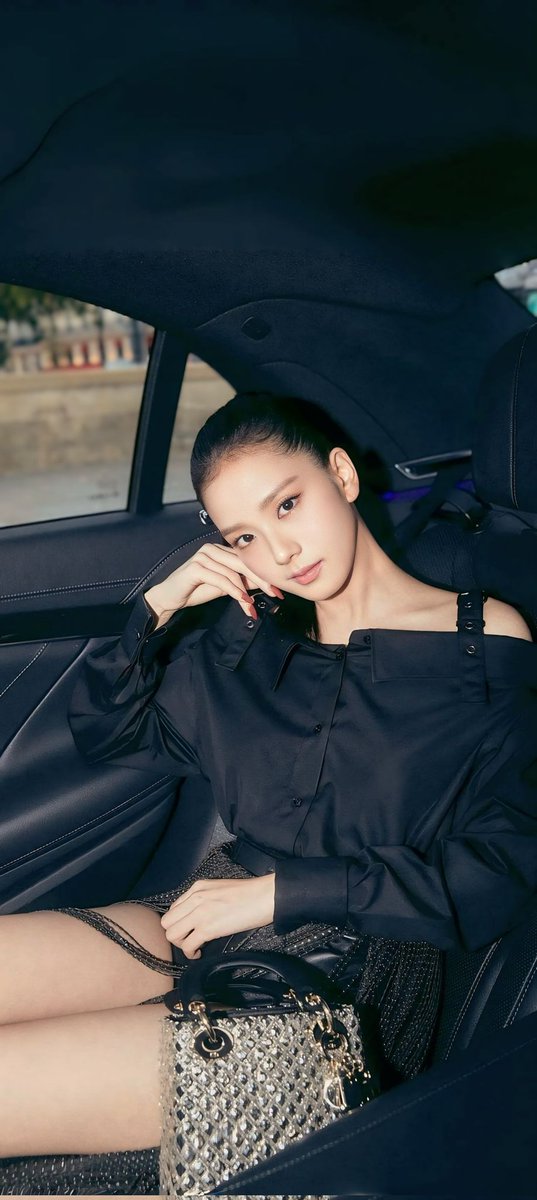 blinking_wall's tweet photo. #JISOO #SOOYAA #KIMJISOO #JISOOBLACKPINK #BLACKPINK #JISOOxDiorSS25 #JisooxDiorBeauty https://t.co/lCnAoZm9yP
