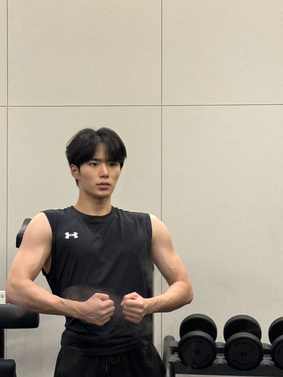 WEi__Member's tweet photo. [#준서] 운동운동💪 https://t.co/FSTXqmndMj