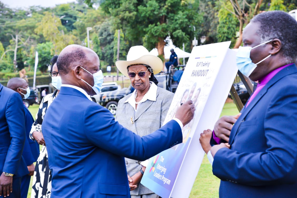 UgandaMediaCent's tweet image. .@ProfNawangwe: l therefore must take this opportunity to thank you, Hon. Minister, for taking leadership in the fight to save our emerging leaders from destruction | #ELPLaunch | #EmergingLeadersProgram