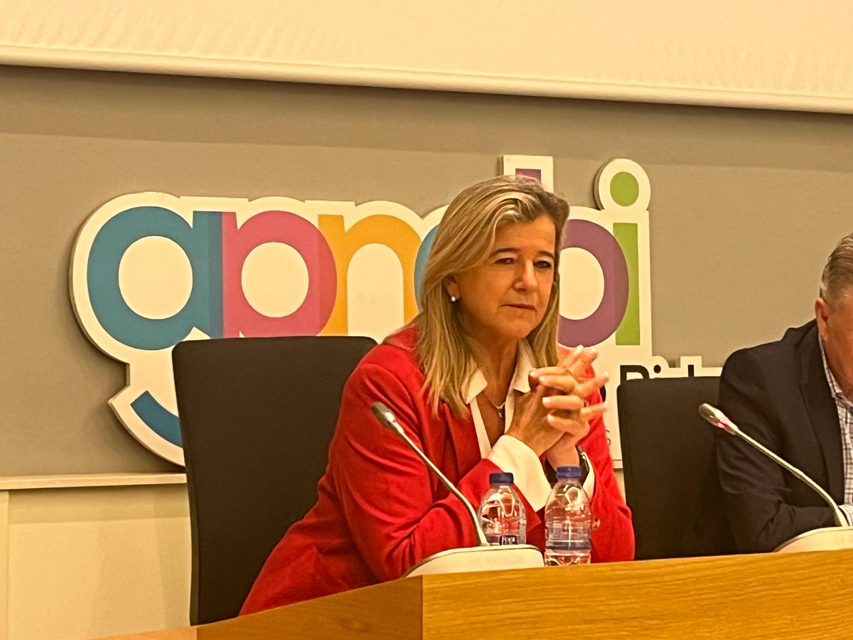 txesalaespada's tweet photo. #Inclusión #Autismo #Personas #Empleo
🤝🏽 Esta mañana he participado en una nueva entrega de diplomas de nuestro programa foral de empleo #Lanberri, en el que @APNABI ha desarrollado el curso 'Operaciones auxiliares en industrias gráficas'.
Va hilo. 🧵 https://t.co/6qk5jaESYS