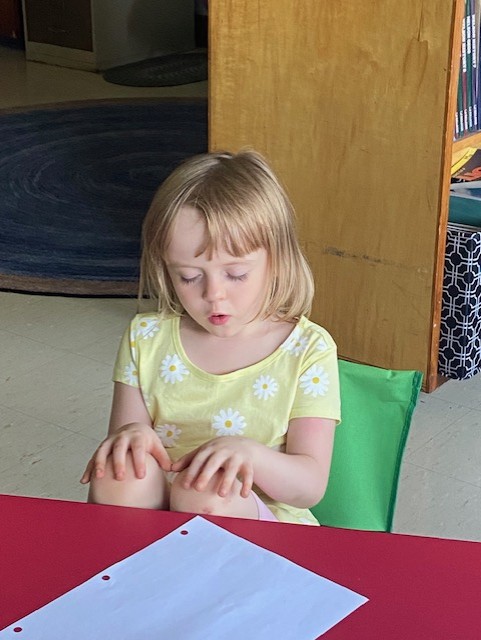 etmanskiek_LDSB's tweet photo. We enjoyed some belly breathing and mindfulness meditation. @Marys_LDSB @MPS_PC https://t.co/K9RoUOfhrv