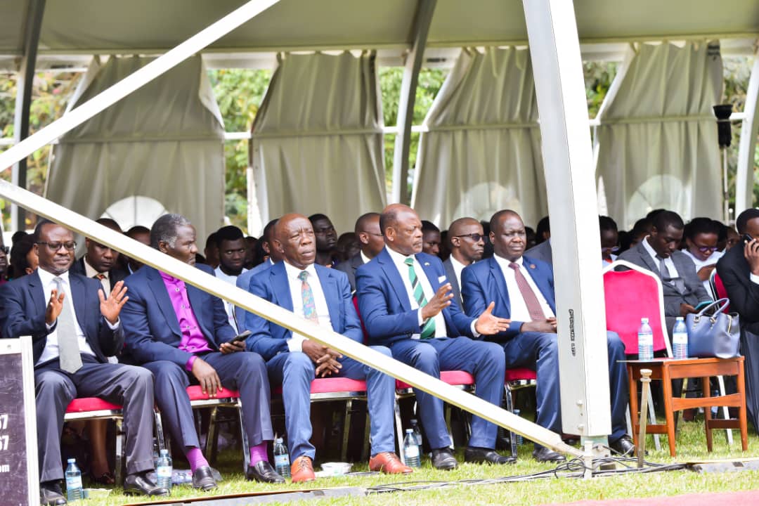 UgandaMediaCent's tweet image. .@ProfNawangwe: The Guild Leadership has displayed a high level of maturity and they have implemented activities that complement the efforts of the Emerging Leaders Programme, particularly the fight against substance abuse #ELPLaunch #EmergingLeadersProgram