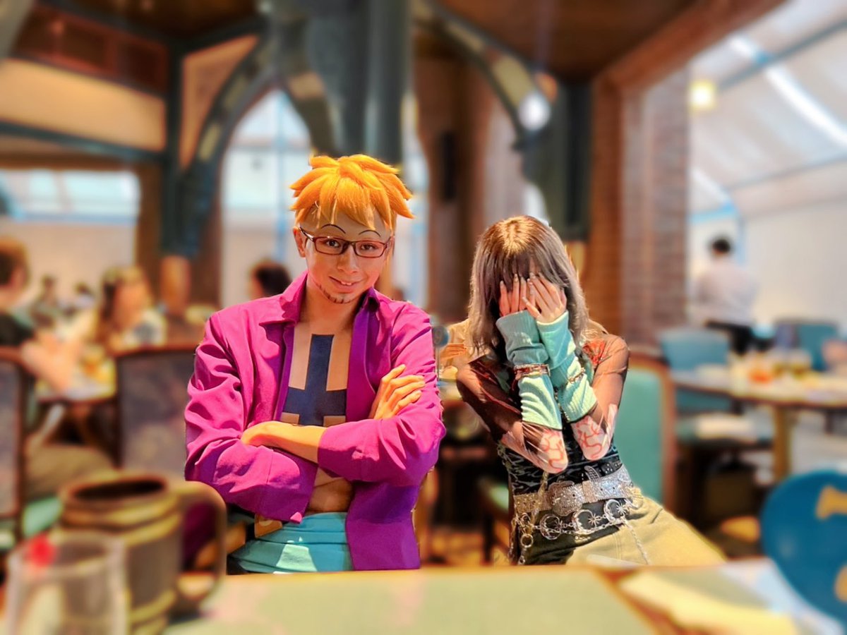 seanshoru's tweet photo. これは隣座ってってプレート見せたら一回すげなく断ったくせに私らが写真撮りに行ってる間に隣座って待っててくれた男とのツーショです そういうとこだぞ��…😠 https://t.co/LBge4G4Xlx