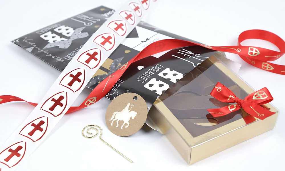 decoma_nl's tweet photo. 📷 Hoe verpakt u chocoladeletters mooi voor Sinterklaas? 📷
Wilt u uw chocoladeletters extra feestelijk presenteren tijdens Sinterklaas? Ontdek handige tips voor het gebruik van chocoladeletterdoosjes en luxe geschenkdozen. 
https://t.co/NunFUD2cgP
#sinterklaas #chocoladeletter https://t.co/JVXTlpVktL