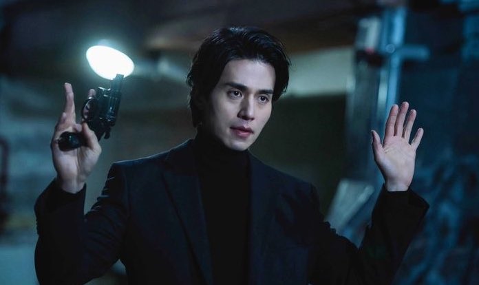 vintquexx's tweet photo. Or save me with a thriller maybe??———————— https://t.co/XVMAq521yT