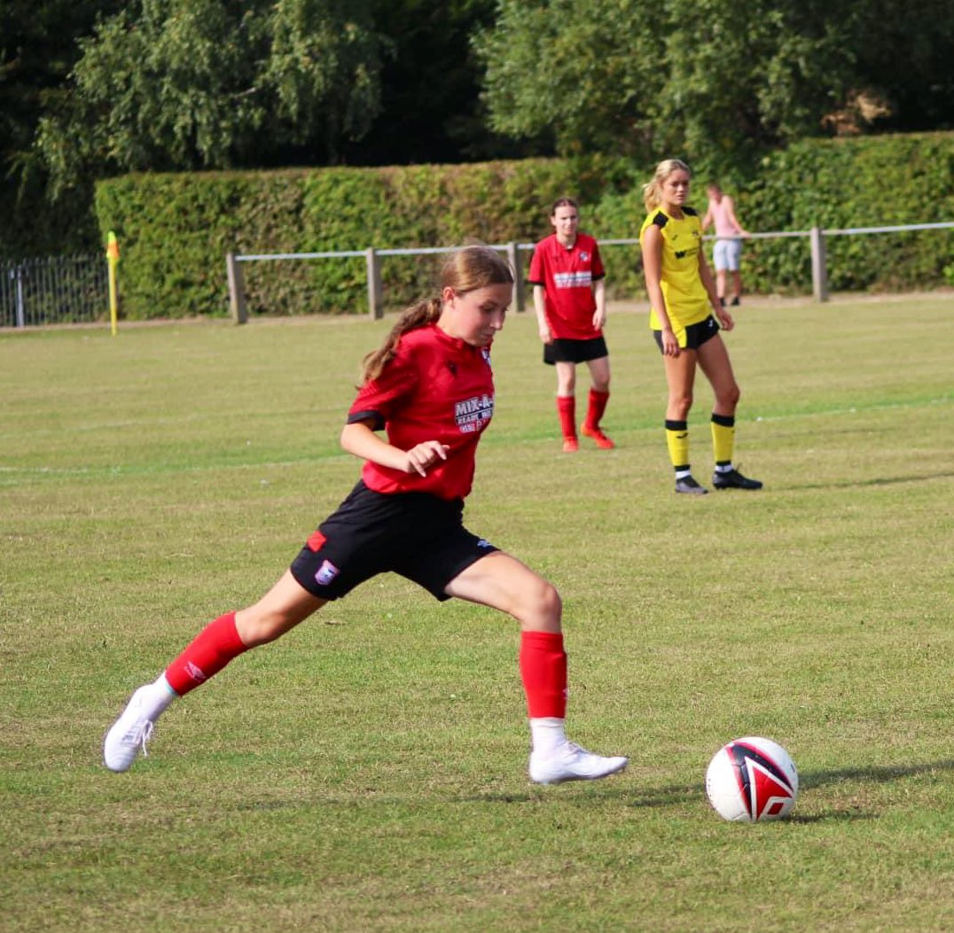 longstrattonfc's tweet photo. 𝗦𝘂𝗻𝗱𝗮𝘆…

The Sunday boys are home vs Vale Longo (10:30am) and our unbeaten @LStrattonWomen travel to face UEA (2pm) https://t.co/uvLmfsxaxX