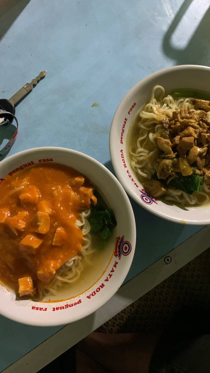 yudhanger's tweet photo. UTAS KUMPULAN BOCORAN MENU KATERING SURGA🍜🍝

-Mie Ayam!🤍✨- https://t.co/Rpt42LFwIs