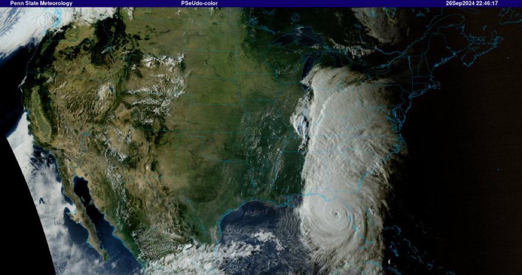 crosslaw's tweet photo. Dang that’s a heck of a storm https://t.co/5jLRFedKTa