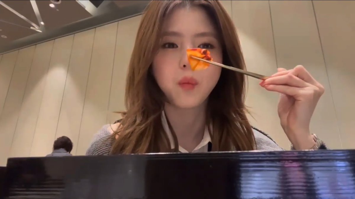 soheelicious's tweet photo. making sosamos wishes come true on by one 🥹 these vlogs were the highlight of my day we love you so much sohee 🫶 https://t.co/gIYzFWw7W0