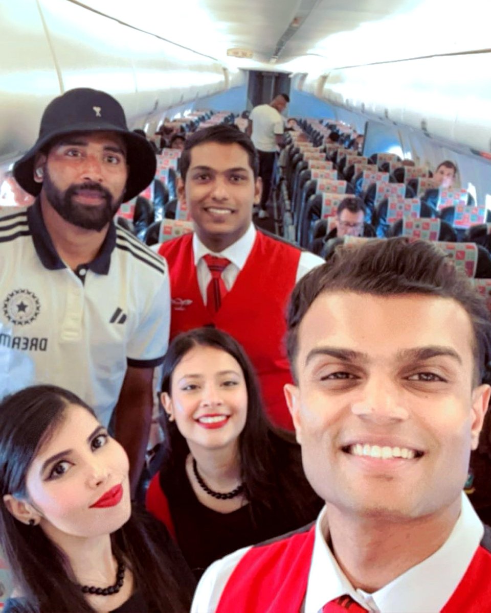 flyspicejet's tweet photo. In the skies with champions! Grateful to India’s cricket stars for choosing us as their travel partner.

@BCCI @imjadeja @ashwinravi99 @akshar2026 @mdsirajofficial

#flyspicejet #spicejet #India #teamindia #cricket #charterservice #spicejetcharters #cricketers #travel #flights #aviation #flyhigh #travelwithus #addspicetoyourtravel 

(1/2)