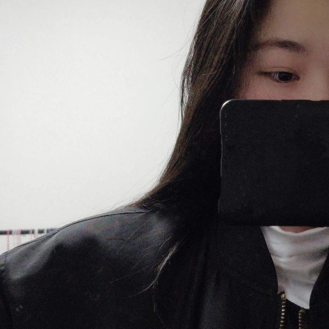 paxlwsss's tweet photo. 想要疯狂的欢爱.
还要窒息般的亲吻.
更要捏碎骨头的拥抱.
#四爱 #四爱女攻  #四爱小狗 #四爱女s #iiii https://t.co/sBgWIQ9CLf