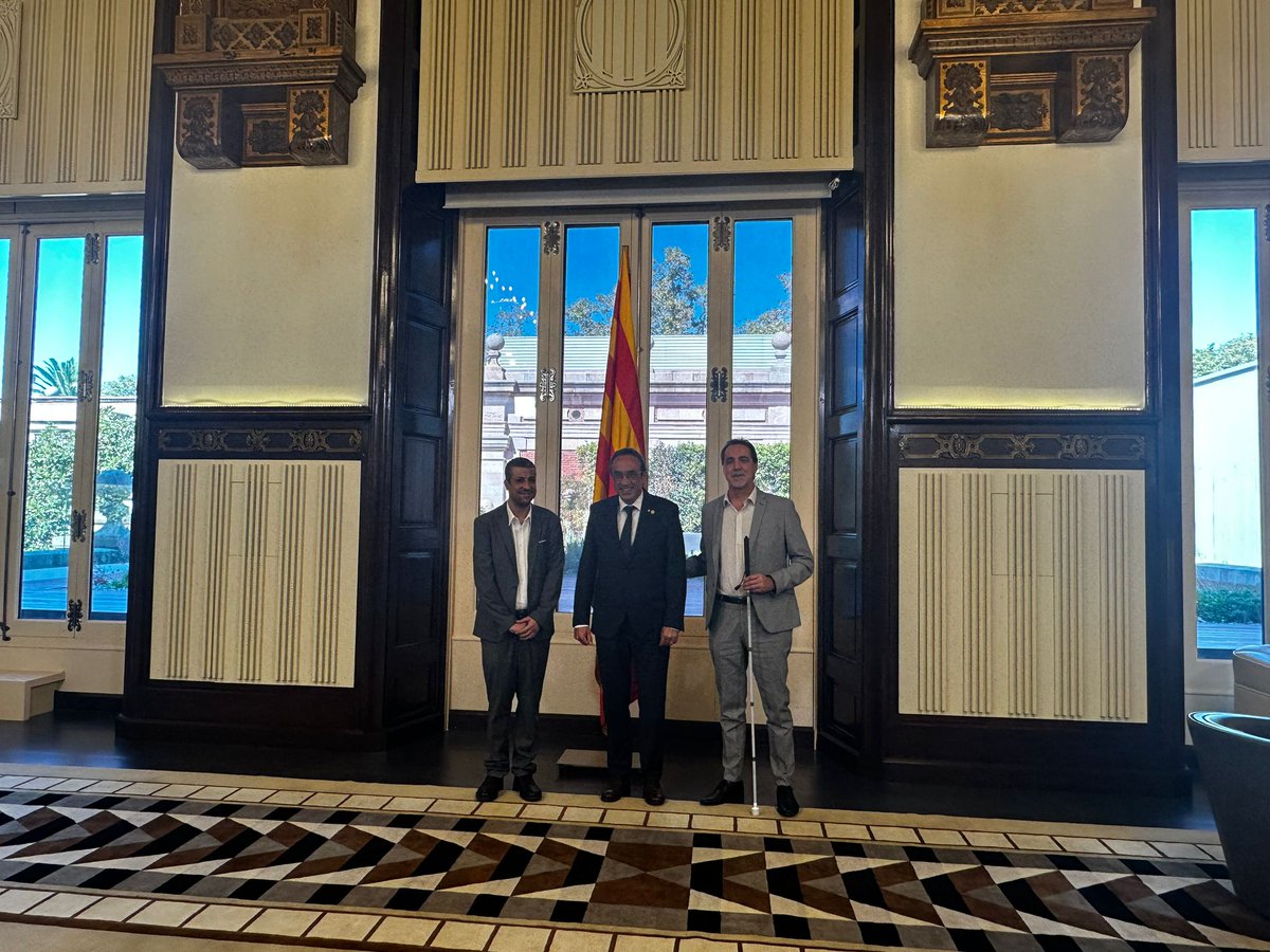 ONCECatalunya's tweet photo. 🤝 El president del @parlamentcat, @joseprull, es reuneix amb la direcció de l'ONCE a Catalunya per compartir els valors del @GrupoSocialONCE i estrènyer la col·laboració en matèria d'accessibilitat i inclusió social  🧑‍🦯 #Igualtat https://t.co/Pzr6m7l7uD