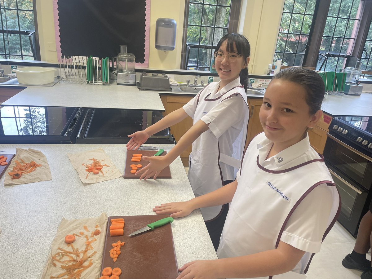 Year 7s practicing their knife skills 🥕🥕🥕