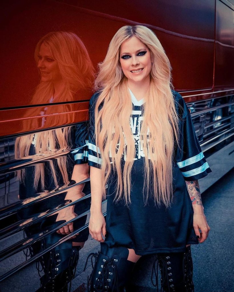 Avril Lavigne Music tweet media