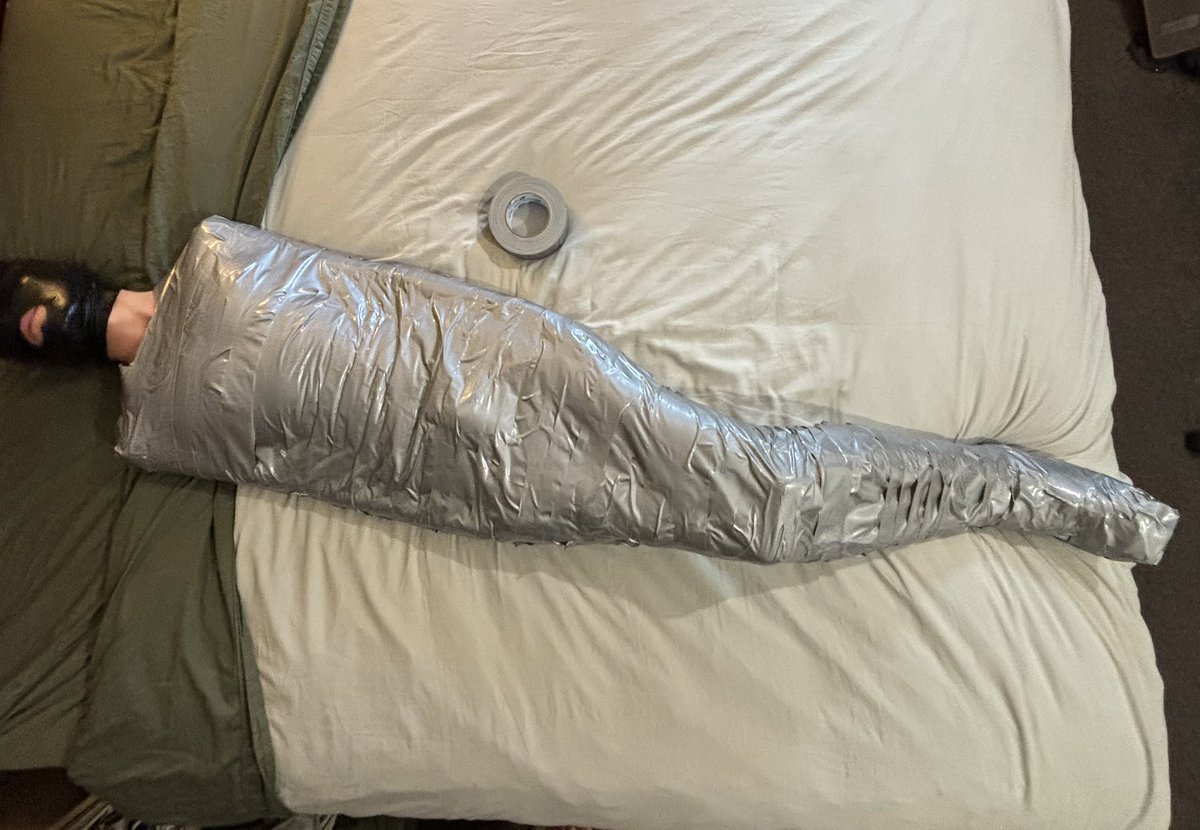 ezyves1's tweet photo. My first mummification experience https://t.co/UEi1reKWCP